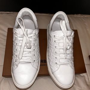 Burberry Albridge TB Embossed Leather Sneakers Size 7